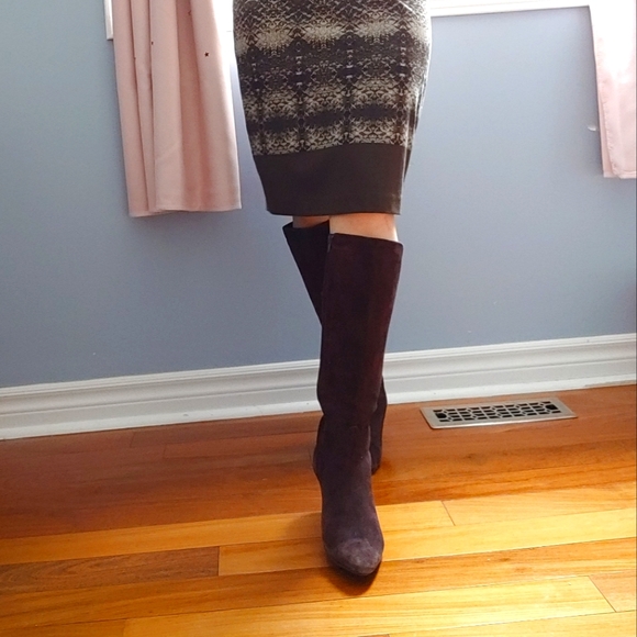 🔥Price Drop🔥🎉HP🎉Vaneli Dark Brown Suede Leather Tall Boots - Picture 1 of 9